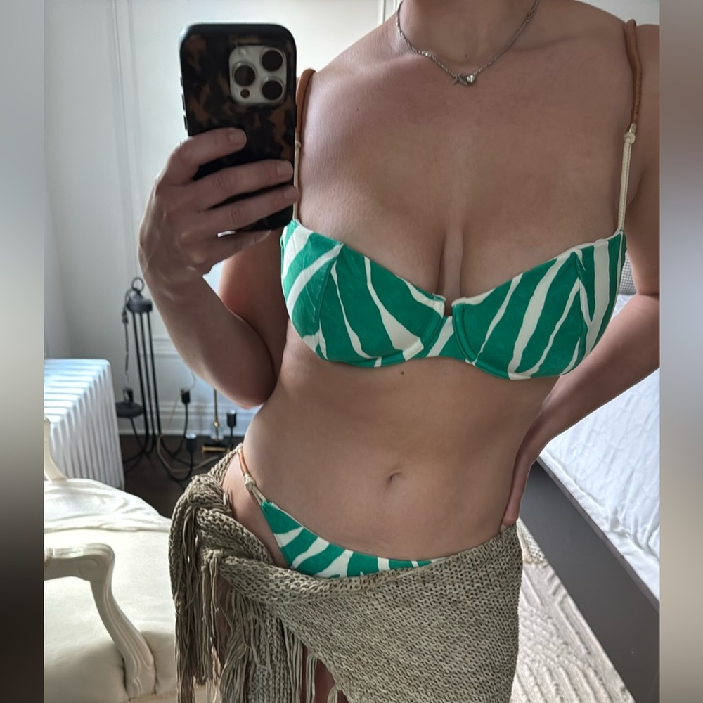 VIX Swimwear Green and White Tropical Leaf Print Bikini Set - Picture 2 of 10